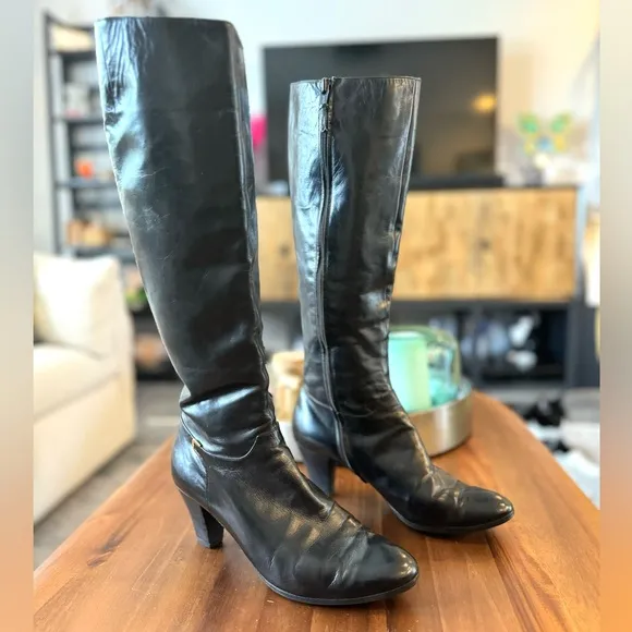 Salvador Ferragamo Black Leather Heeled Calf Boots