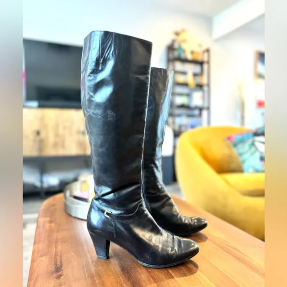 Salvador Ferragamo Black Leather Heeled Calf Boots