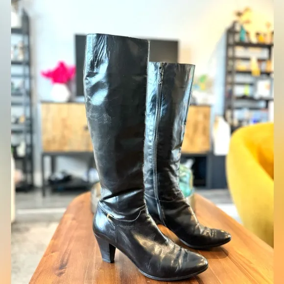 Salvador Ferragamo Black Leather Heeled Calf Boots