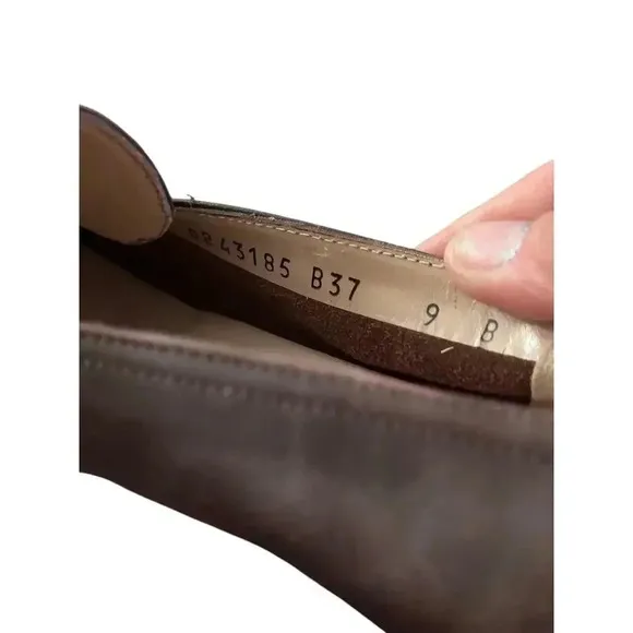 Salvatore Ferragamo Boutique Brown Slip On Leather Loafers Size 9B