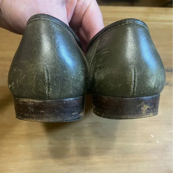 Salvatore Ferragamo EUC olive green leather tassel slip on loafers MADE IN ITALY