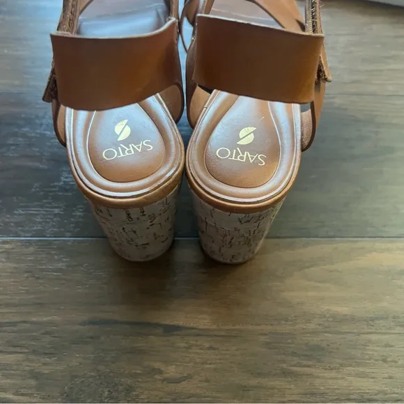 Sarto Donati Leather Strappy Sandals NWOT