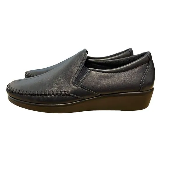 SAS Dream Navy Leather Loafers Slip On Size 7.5 NEW