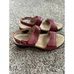 SAS Nudu Size 7.5 M SANDALS Ruby Red Heel Strap Comfort (RETAIL $158) Q24
