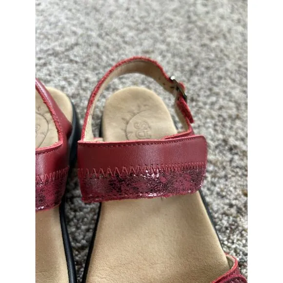 SAS Nudu Size 7.5 M SANDALS Ruby Red Heel Strap Comfort (RETAIL $158) Q24