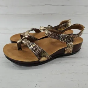 SAS Pampa Sandals 9 W Brown Gold Strappy Leather Ankle Strap Toe Loop Buckle