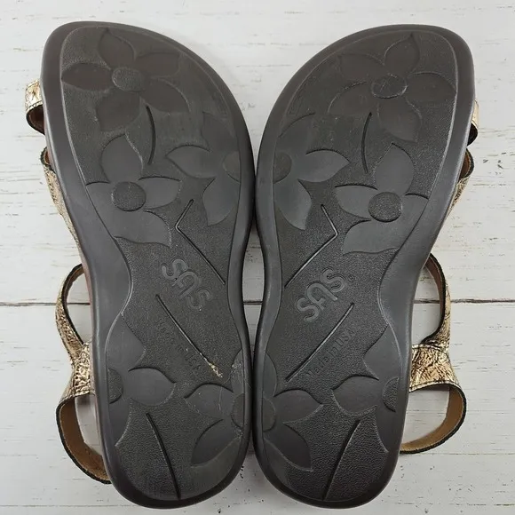 SAS Pampa Sandals 9 W Brown Gold Strappy Leather Ankle Strap Toe Loop Buckle