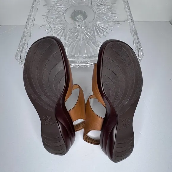 SAS Women’s Size 8.5 Tripad Comfort Tan Leather Sandals