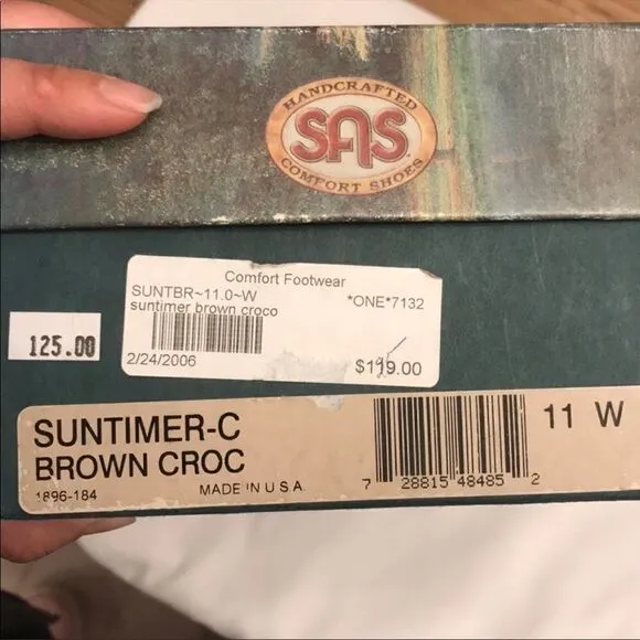 SAS BROWN LEATHER CROC SANDALS.  NEW