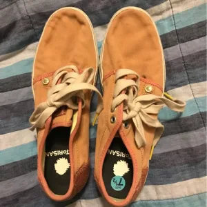 Satorisan peach coral canvas sneakers size 39