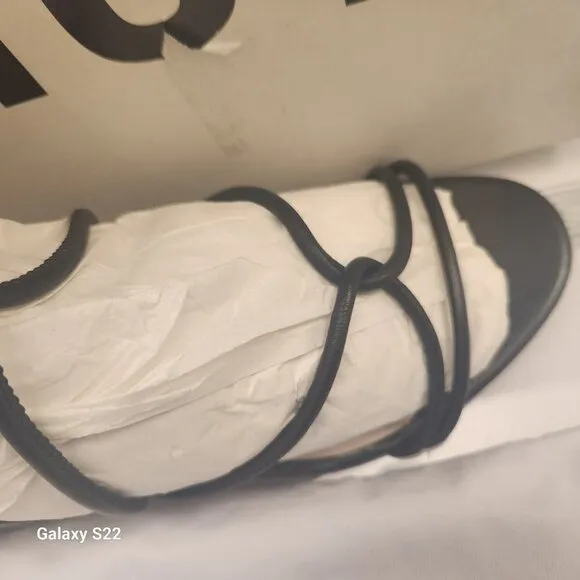 Schutz &quot;Shayla&quot; Black Leather Heeled Sandals. NIB. Size 8