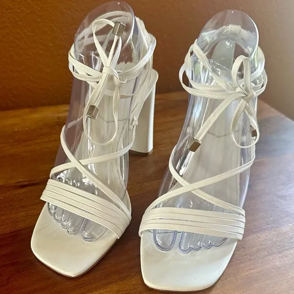 Schutz “Glenna” White Strappy Sandals Size 8 EUC!