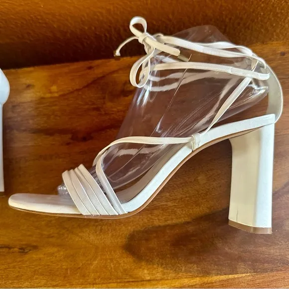 Schutz “Glenna” White Strappy Sandals Size 8 EUC!