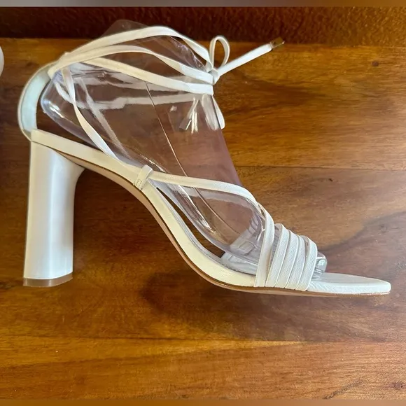 Schutz “Glenna” White Strappy Sandals Size 8 EUC!