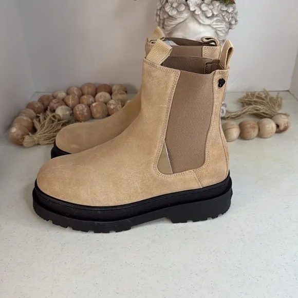 SCOTCH &amp; SODA Made In Portugal Suede Chelsea Boots Sz 7.5 Aubri