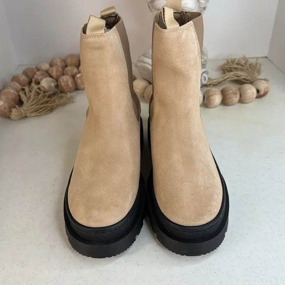 SCOTCH &amp; SODA Made In Portugal Suede Chelsea Boots Sz 7.5 Aubri