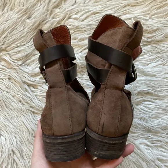 See By Chloé Janis Brown Suede Leather Straps Stacked Heel Ankle Boots Size 37.5