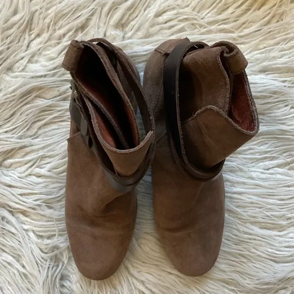 See By Chloé Janis Brown Suede Leather Straps Stacked Heel Ankle Boots Size 37.5