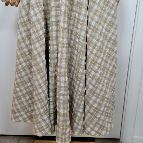 Shop Stevie Plaid Midi Spring Skirt with Pockets Size M