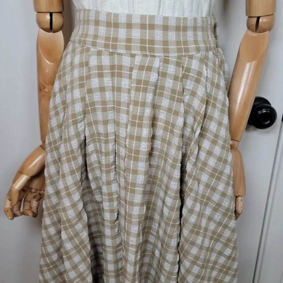 Shop Stevie Plaid Midi Spring Skirt with Pockets Size M