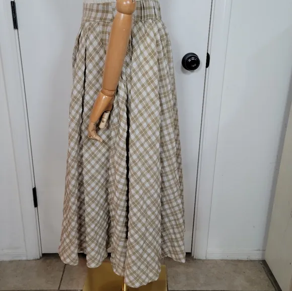Shop Stevie Plaid Midi Spring Skirt with Pockets Size M