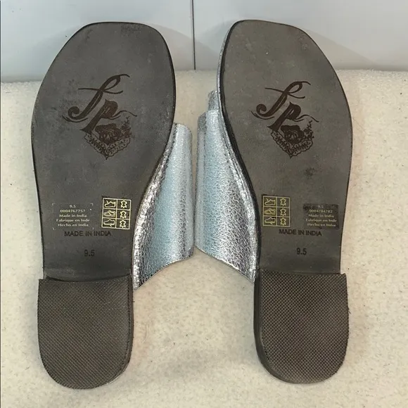 Silver Women's Slide Sandals (B1)