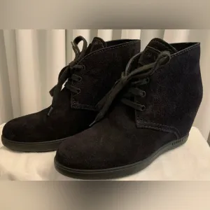Size 8.5 PRADA women’s dessert black Suede Lace Up Wedge Booties/ boot