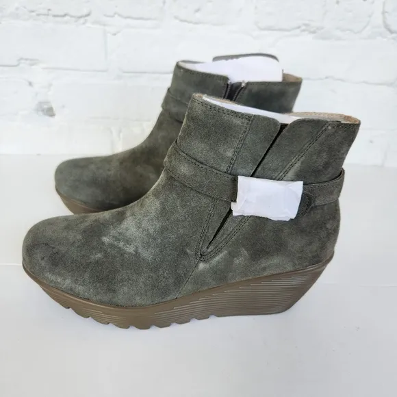 Skechers Suede Memory Foam Boots