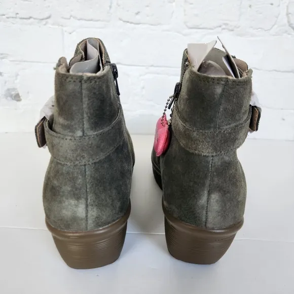 Skechers Suede Memory Foam Boots
