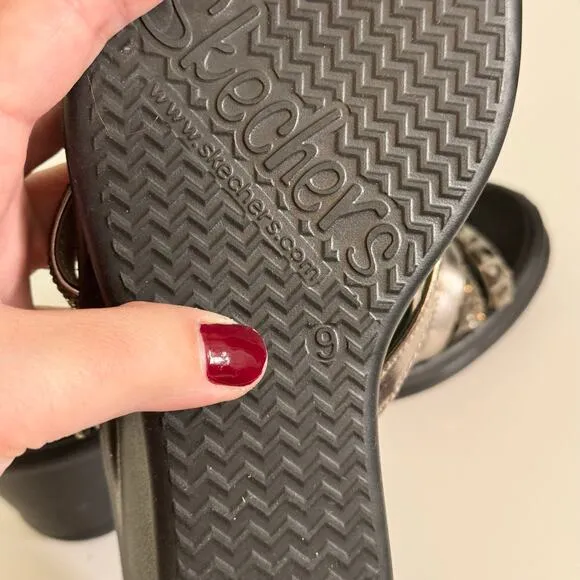Skechers Wedge Sandals 9 Silver Cali Rumblers Studs Strappy Memory Foam Open Toe