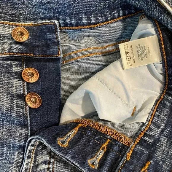 Sneak Peek Acid Wash Wide Leg High Rise Jeans. Like New. Women’s Size: 11 W30.