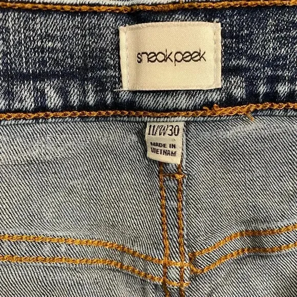 Sneak Peek Acid Wash Wide Leg High Rise Jeans. Like New. Women’s Size: 11 W30.