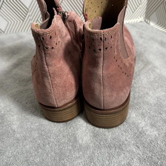 Sofft Women's Pink Suede Ankle Boots size 10 M  Sofft Barina boot in desert rose