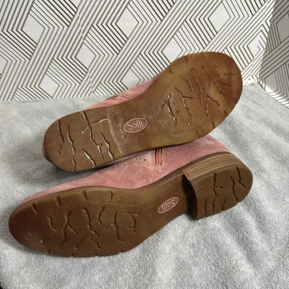 Sofft Women's Pink Suede Ankle Boots size 10 M  Sofft Barina boot in desert rose