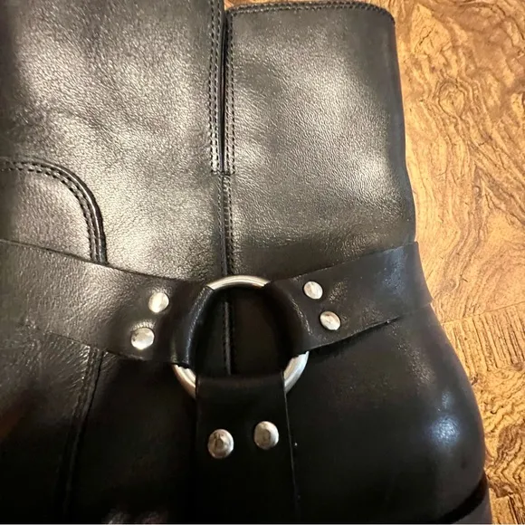 Sole Society Karisa Harness Black Snooth Leather Side Zip Boots NWOB Sz 9