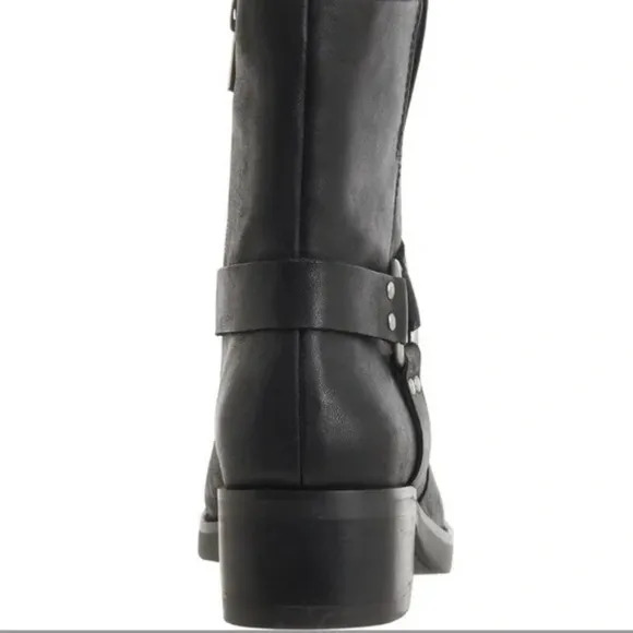 Sole Society Karisa Harness Black Snooth Leather Side Zip Boots NWOB Sz 9