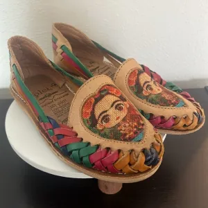 Soleil Girls Frida Kahlo Colorful Slip on Loafers Size 9