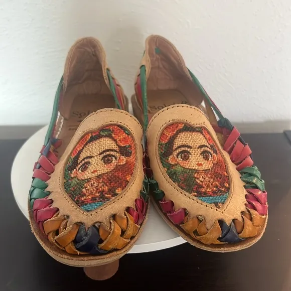 Soleil Girls Frida Kahlo Colorful Slip on Loafers Size 9