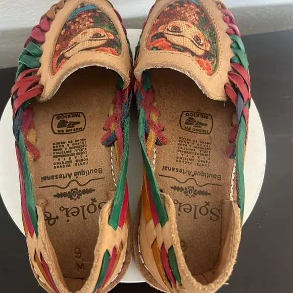 Soleil Girls Frida Kahlo Colorful Slip on Loafers Size 9