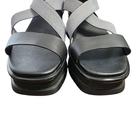 Sorel Joanie III Strappy Platform Black/White Sandals Womens Size 10