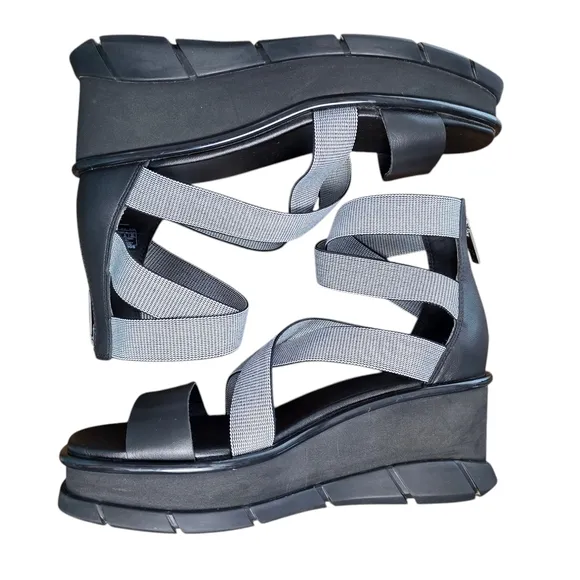 Sorel Joanie III Strappy Platform Black/White Sandals Womens Size 10