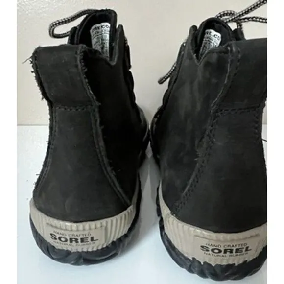 Sorel Out N About Plus boots. Size 8.