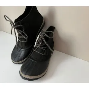 Sorel Out N About Plus boots. Size 8.