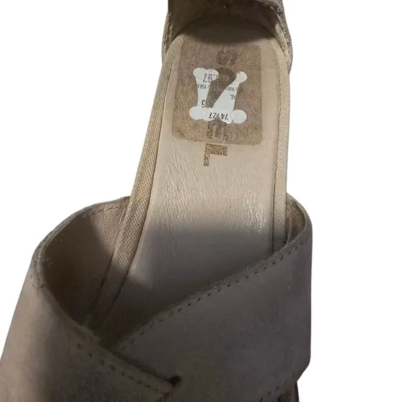 Sorel Women's Tan Wedge Sandals