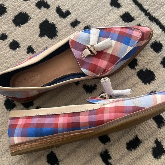 Sperry Saybrook Plaid loafers 8.5