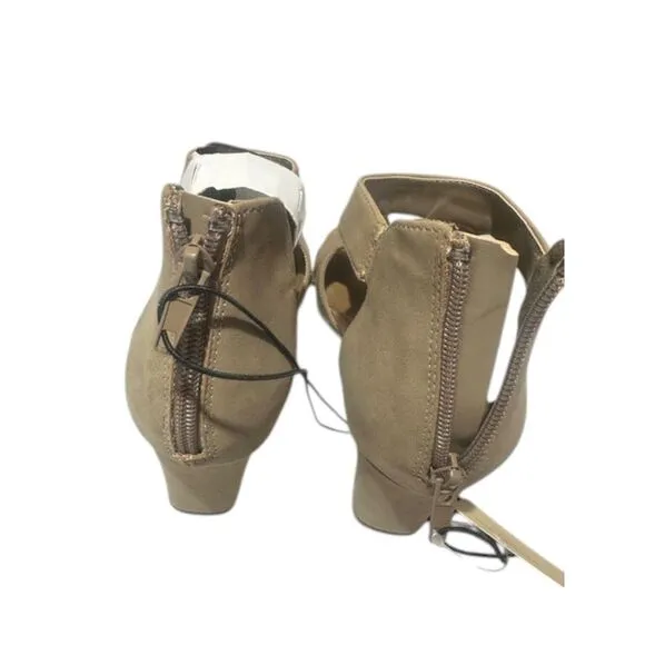 St. Johns Bay Taz Porchini Womens Sandals‎ Size 10M Sand Memory Foam