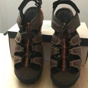 🆕S.t Jonh’s Bay Mens Brown Strap Sandals Size 11 M 🆕