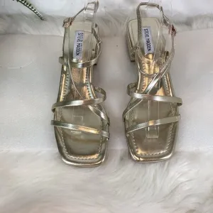 STEVE MADDEN AYLCE GOLD STRAPPY CRISSCROSS SQ TOE SANDALS NWOT SZ 10