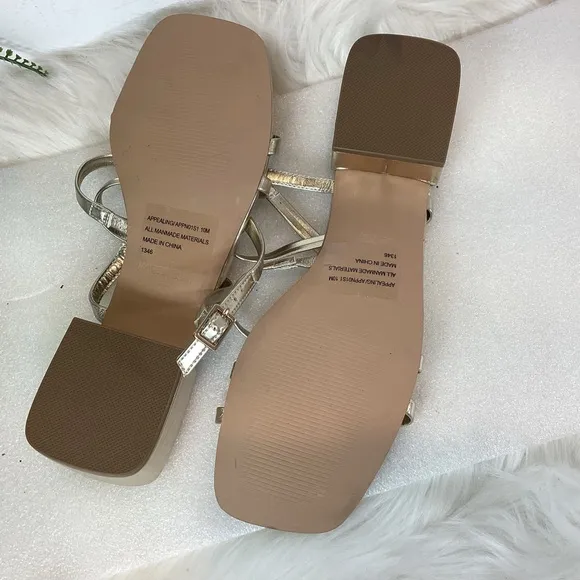 STEVE MADDEN AYLCE GOLD STRAPPY CRISSCROSS SQ TOE SANDALS NWOT SZ 10