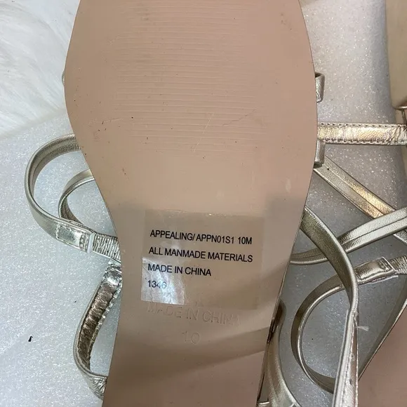 STEVE MADDEN AYLCE GOLD STRAPPY CRISSCROSS SQ TOE SANDALS NWOT SZ 10